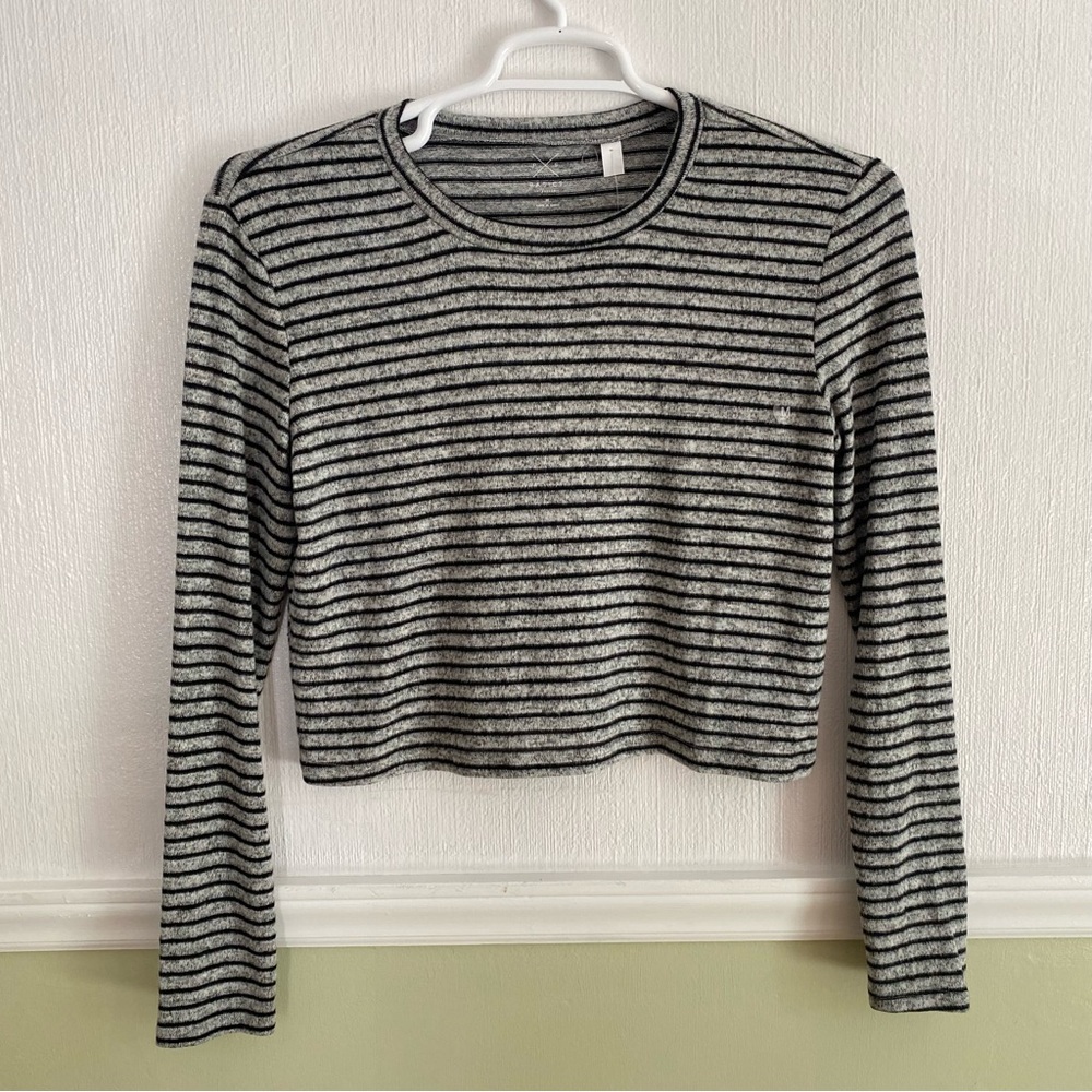 🦋4/$20 SALE - NWT Cropped Pacsun Striped Long Sleeve Shirt